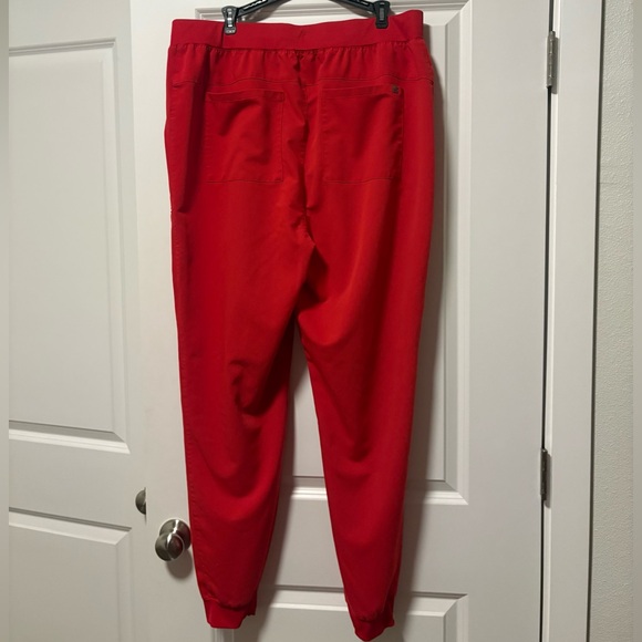 Fabletics Red Scrub Set - Picture 5 of 6